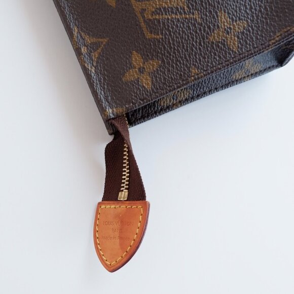 Authentic Preowned Louis Vuitton Monogram Toiletry 15 - Picture 6 of 11
